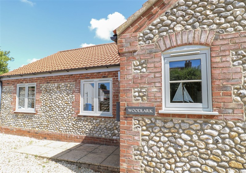 The setting at Woodlark, Docking