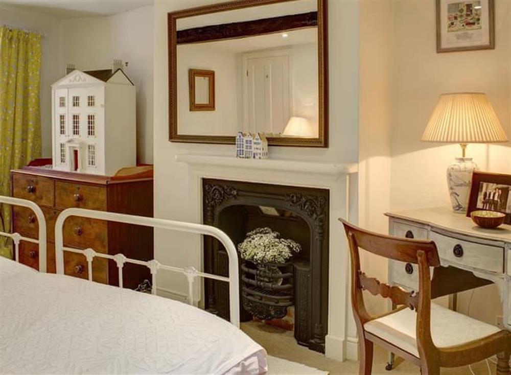Twin bedroom