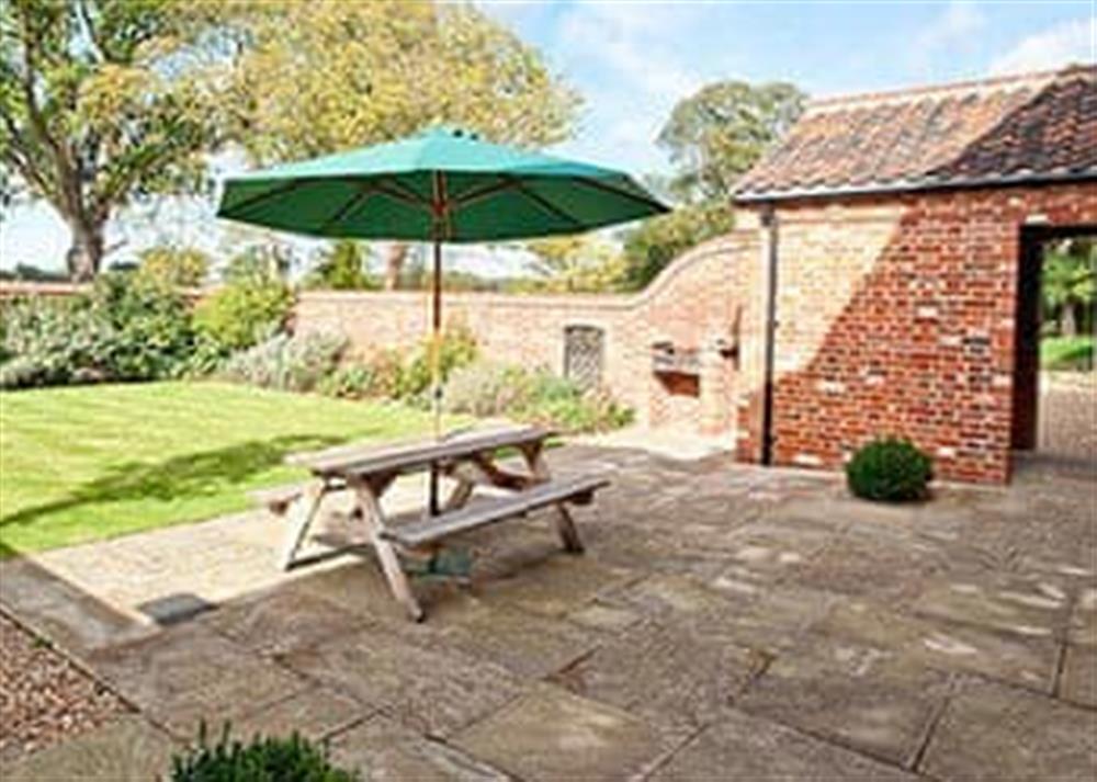Sitting-out-area at Woodpecker Barn in Sculthorpe, Fakenham, Norfolk., Great Britain