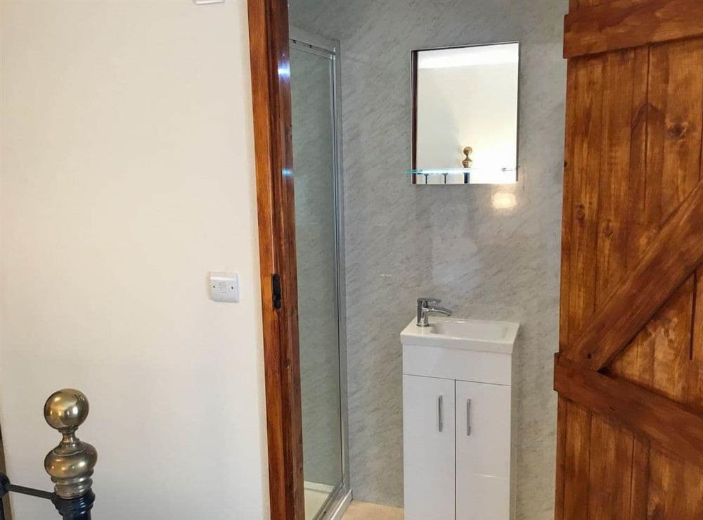 En-suite at Woods Close in Morwenstow, near Bude, Cornwall