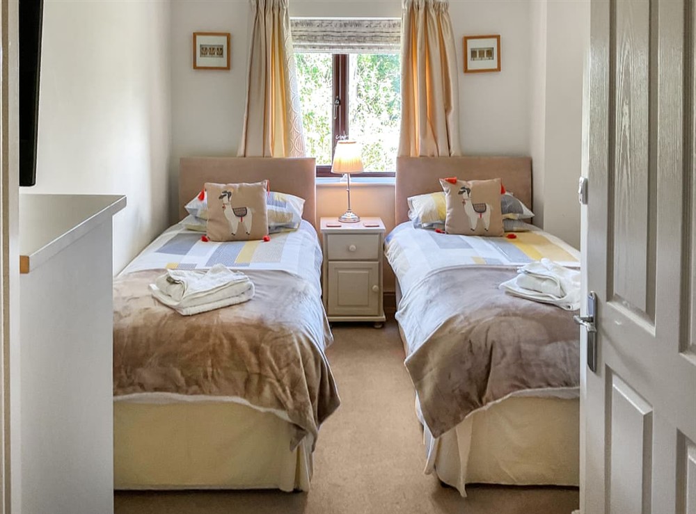 Twin bedroom