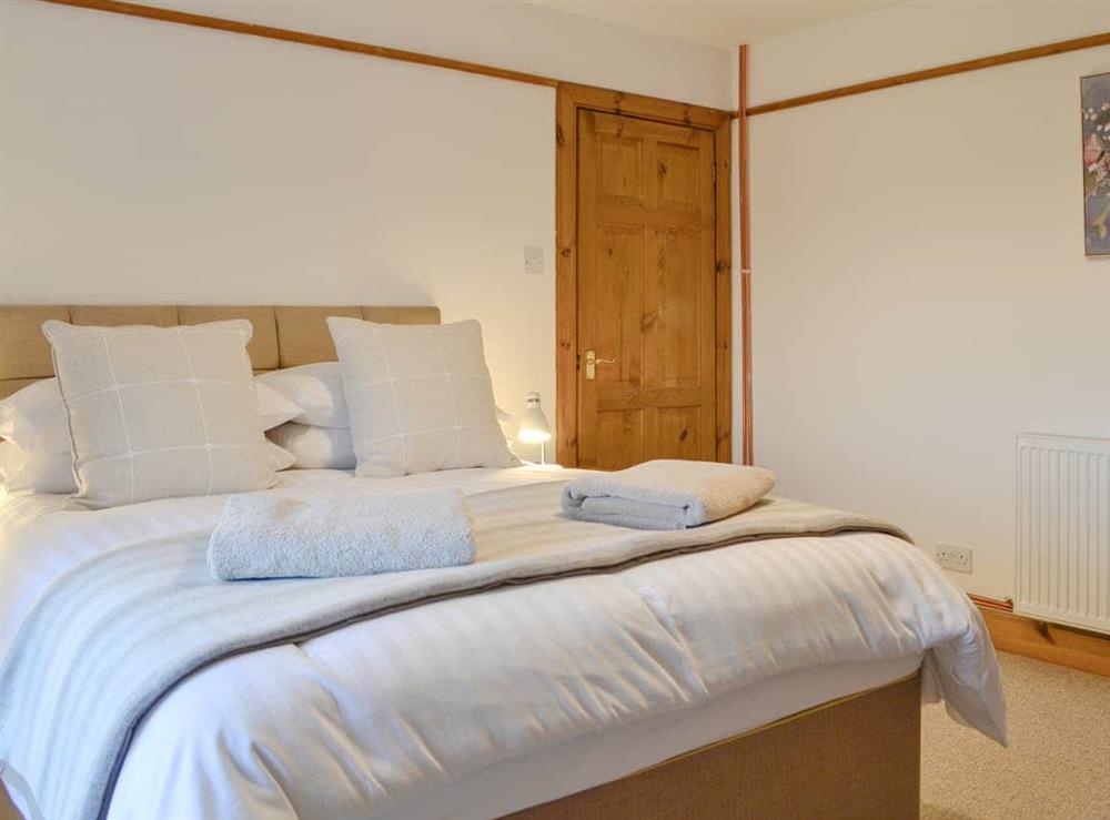 Double bedroom (photo 2) at Woodside Farmhouse in Blairgowrie, Perthshire
