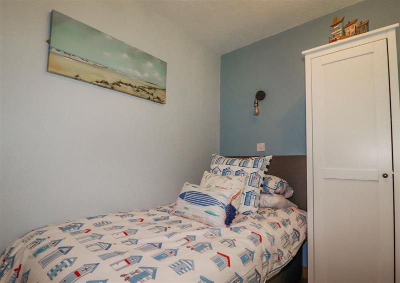 This is a bedroom (photo 2) at Woodside, Rosecraddoc near St Cleer