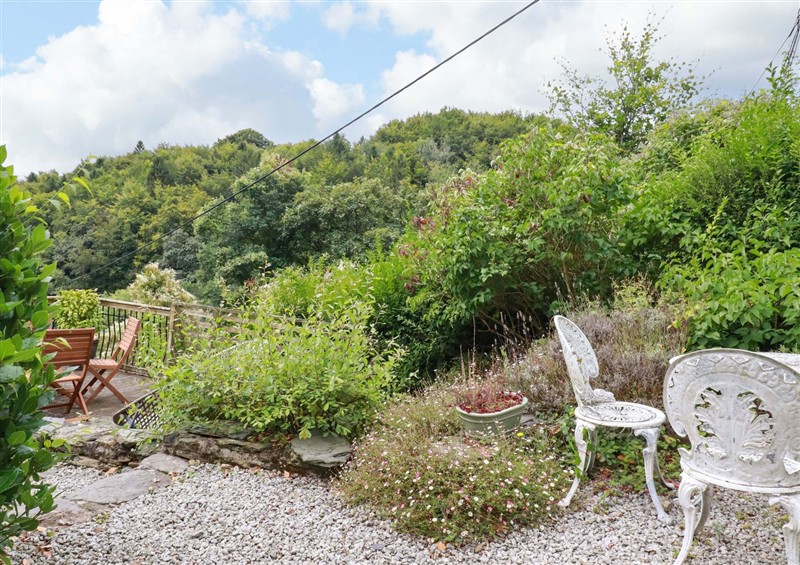 Enjoy the garden at Woodview, Sandplace near Looe