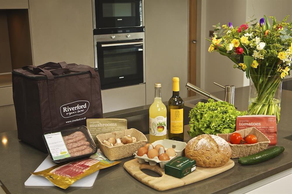 All guests receive a FREE Riverford organic box on arrival at Woodwell in , Salcombe
