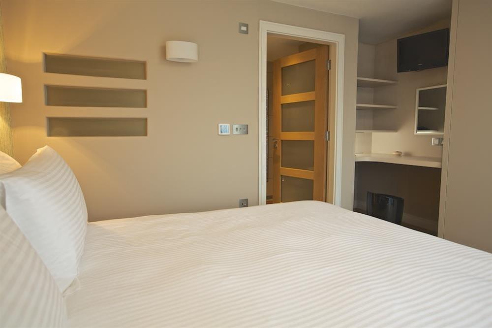 Lovely en suite bedroom with super-King size bed (photo 2) at Woodwell in , Salcombe