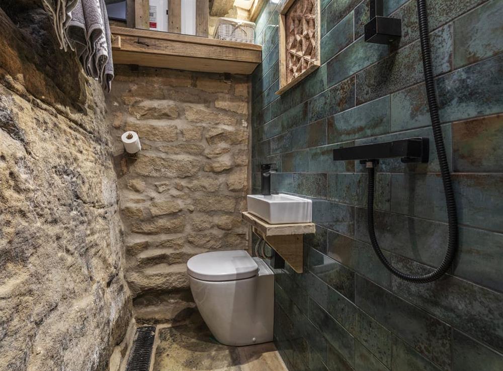 Shower room at Woolcombers in Ilkley, West Yorkshire