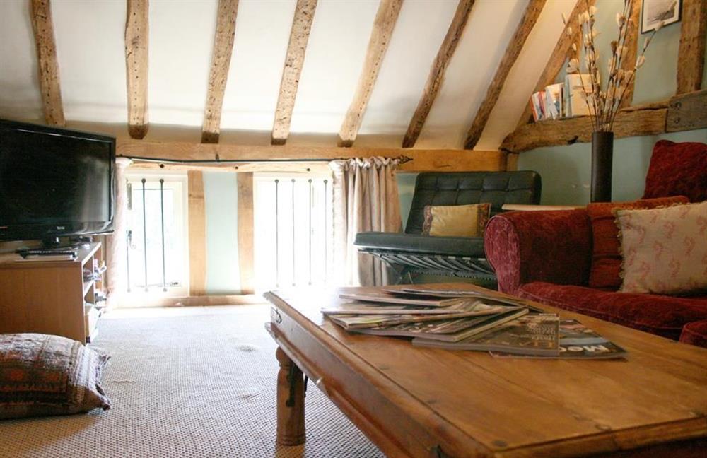 Living room (photo 5) at Woolhouse Barn, Hunton, Kent