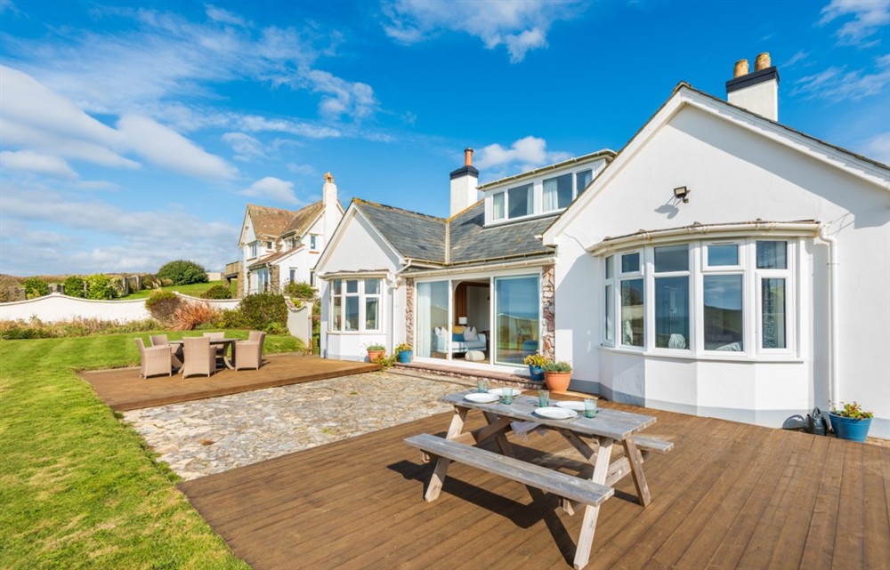 The setting of Woolmancliffe at Woolmancliffe in Hope Cove