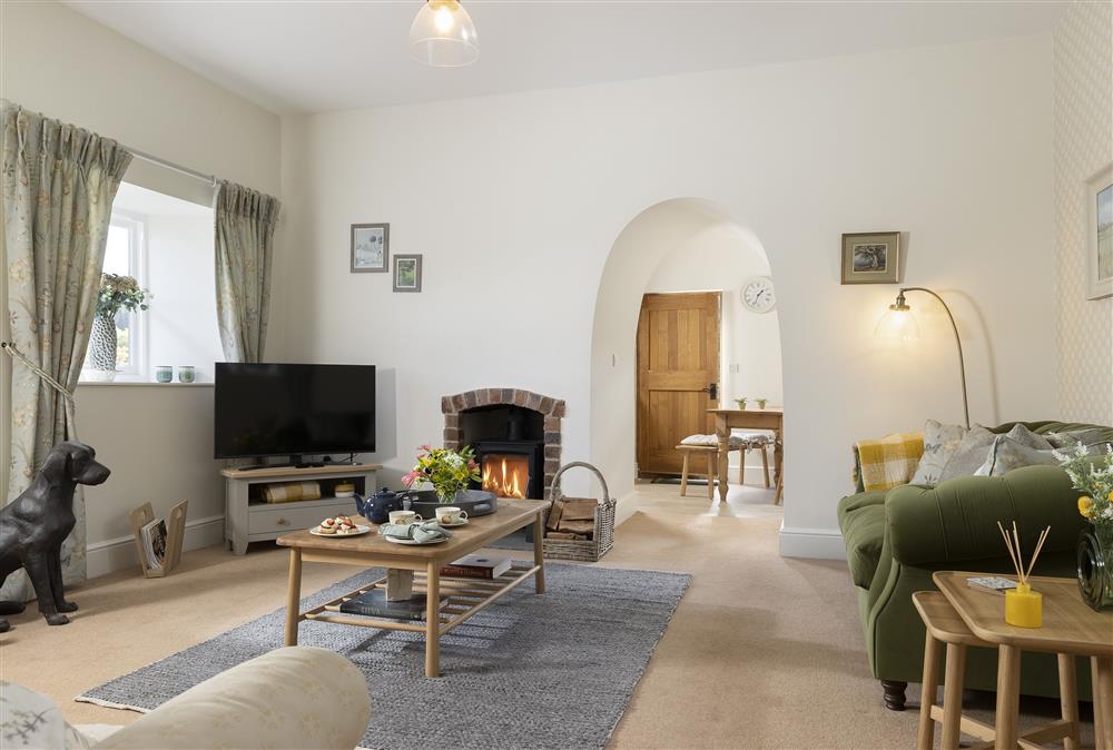 The Cottage boasts an open plan sitting, kitchen and dining area at Wormsley Grange and Cottage, Hereford