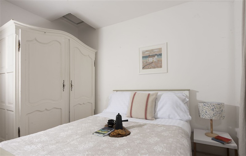 A bedroom in Worvas Counthouse (photo 3) at Worvas Counthouse, Cornwall