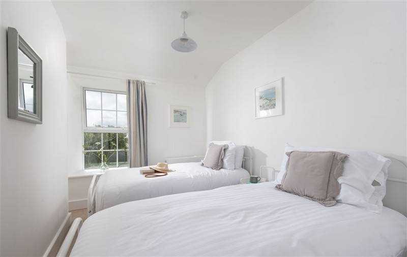 A bedroom in Worvas Counthouse at Worvas Counthouse, Cornwall