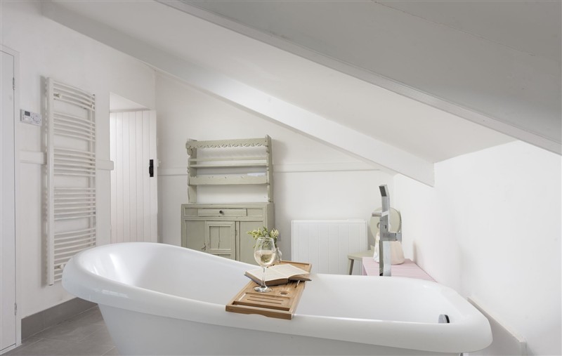 Bathroom (photo 2) at Worvas Counthouse, Cornwall