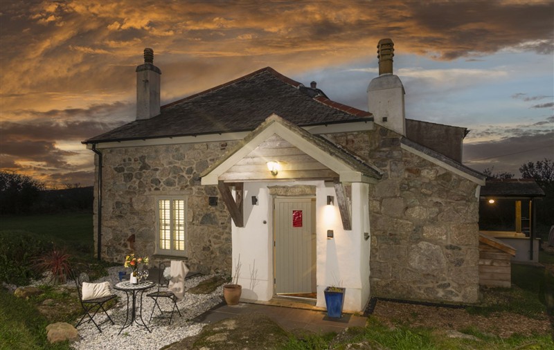 Outside (photo 3) at Worvas Counthouse, Cornwall
