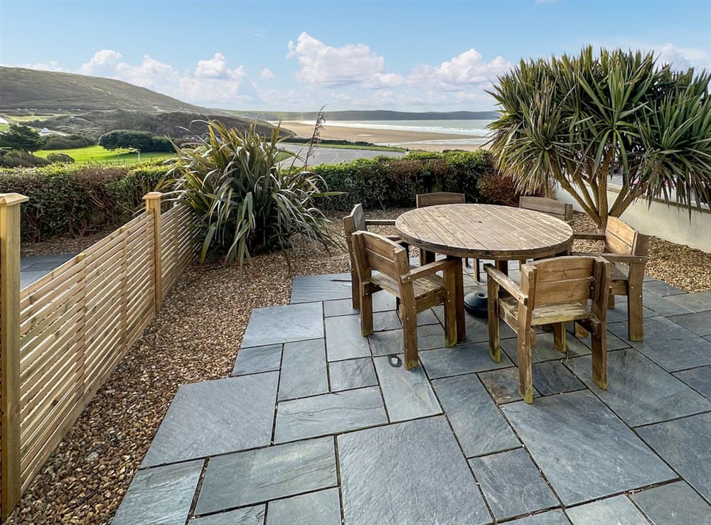 Outdoor at Apartment 3, 