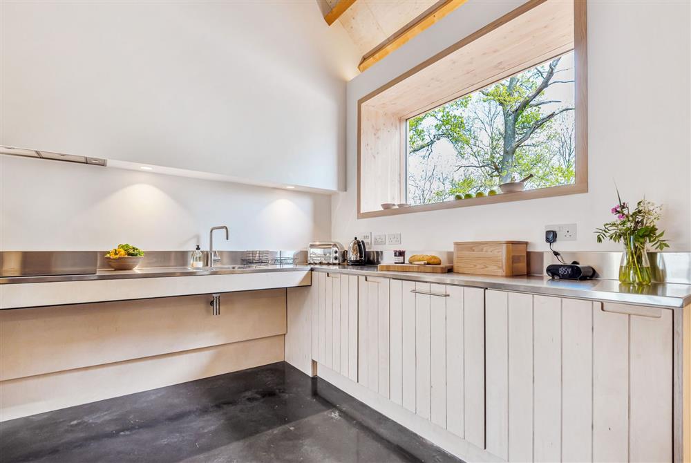 Lookout for six guests, rise and fall worktops allow the worktop height in the kitchen to be adjusted