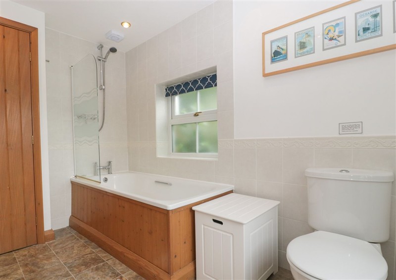 The bathroom at Wren Cottage, Goodrich