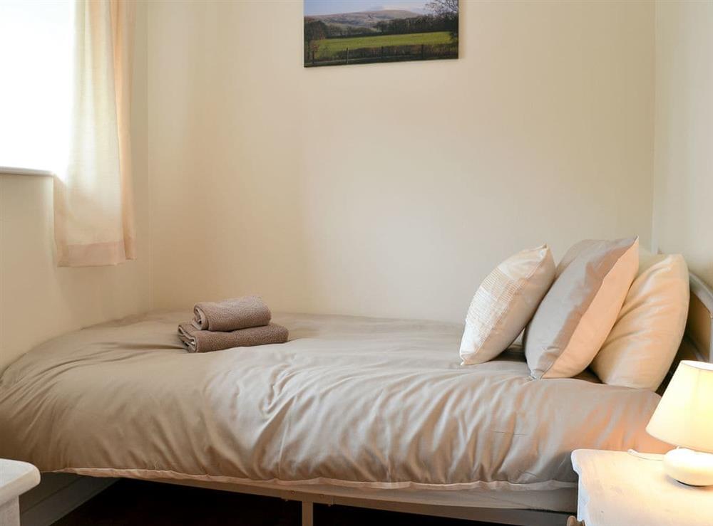 Single bedroom at Wren Cottage in Llandeilo, Dyfed