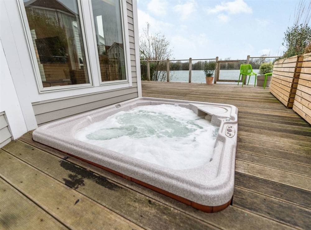 Hot tub at Wrens Lake House in South Cerney, Cotswolds near Cirencester, Gloucestershire
