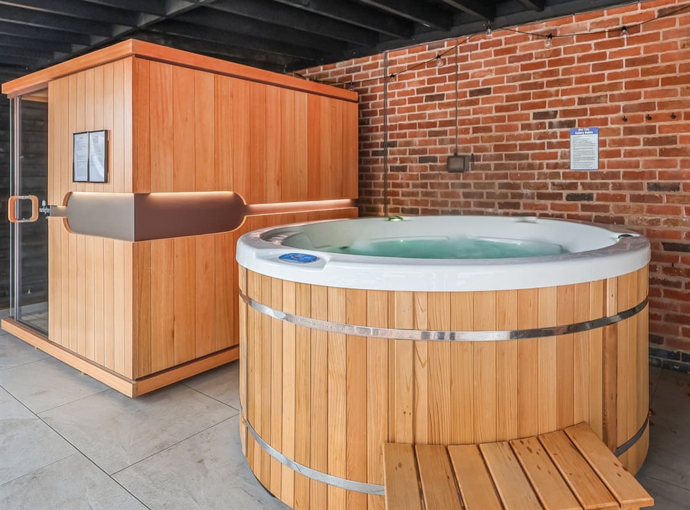 Hot tub at Wrens Nest in Shelsley Beauchamp, near Tenbury Wells, Worcestershire