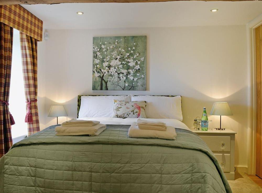 Comfortable en-suite double bedroom full of character at The Malthouse, 