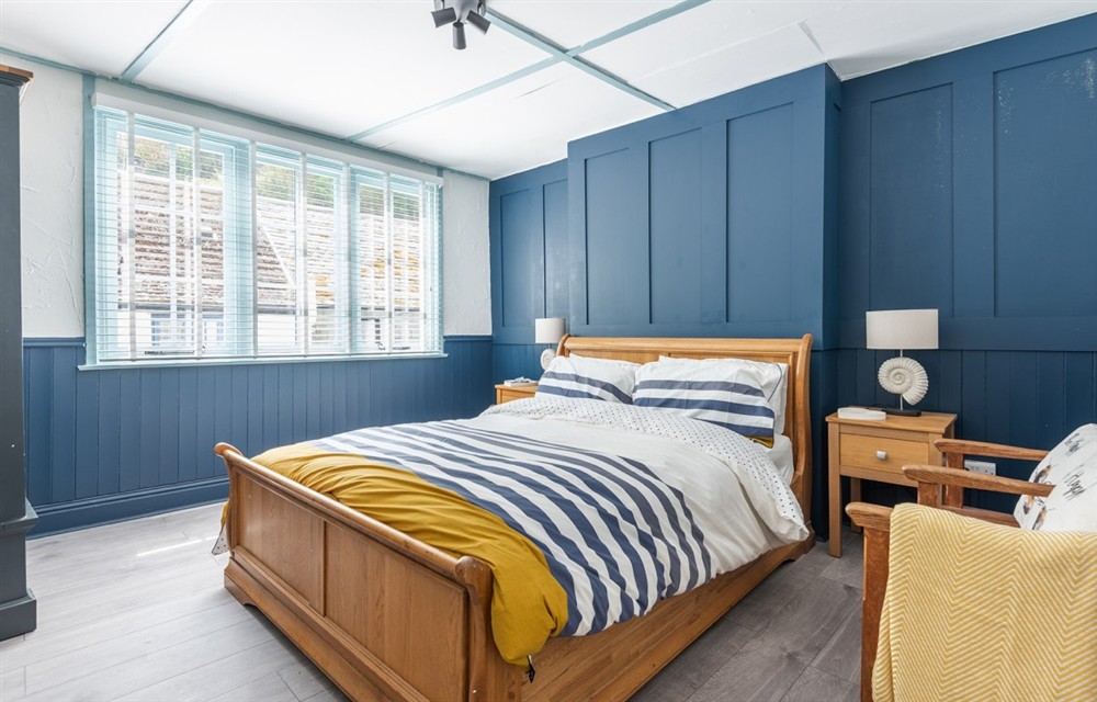 This is a bedroom at Wy Wurrie in Polperro