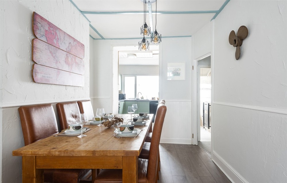 This is the dining room at Wy Wurrie in Polperro