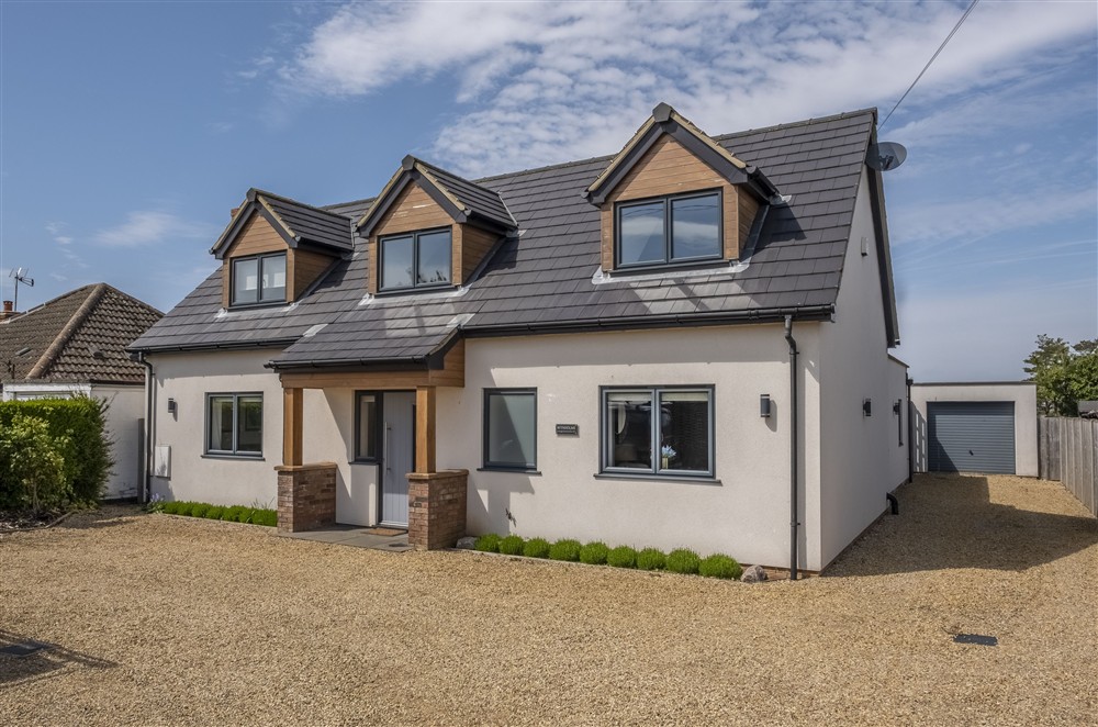 Detached with off-road parking at Wynholme, Holme-next-the-Sea