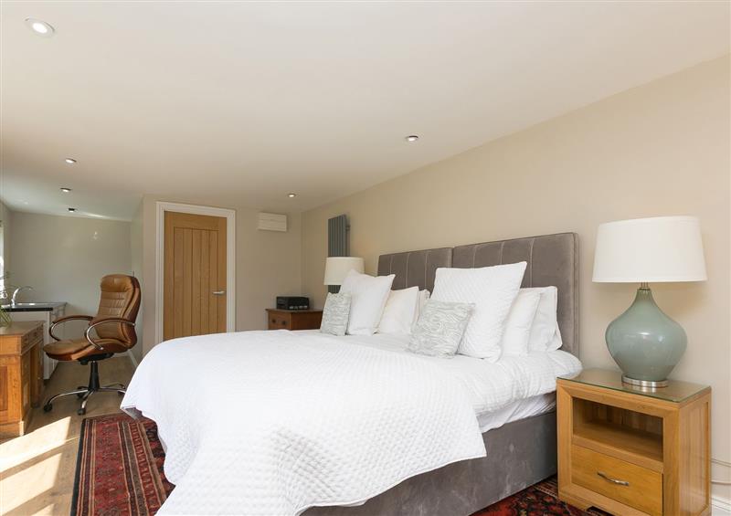 One of the bedrooms (photo 5) at Wyvern, Four Cross near Penryn