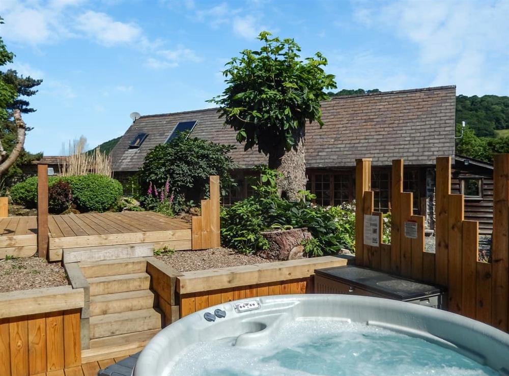 Hot tub at Xidong Cottage in Bishops Castle, Shropshire
