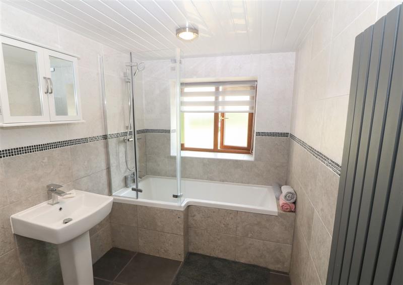 The bathroom (photo 2) at Y Berth Ddu Farmhouse, Clynnog Fawr