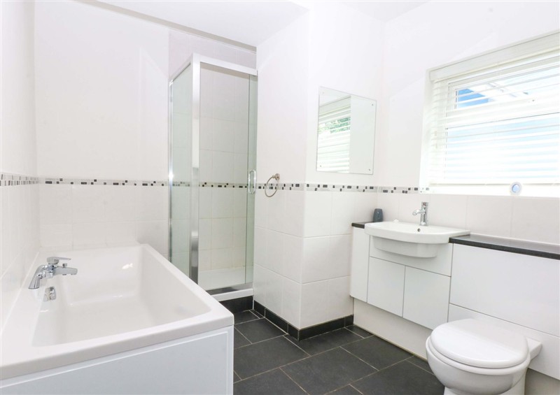 Bathroom at Y Berth, Llanberis