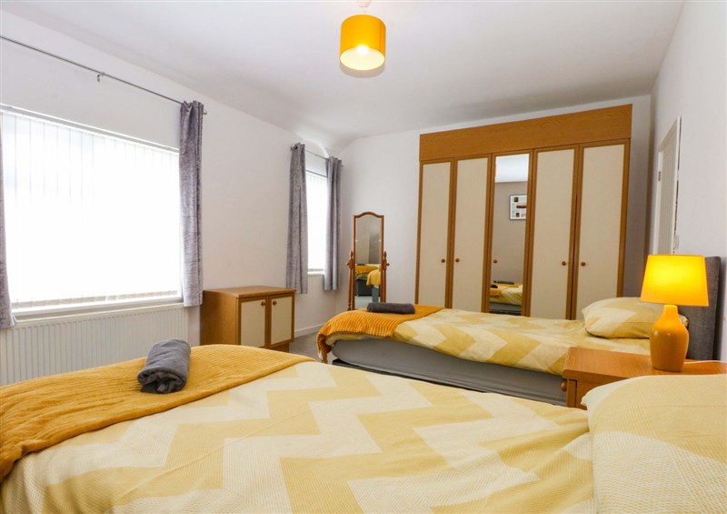 This is a bedroom (photo 3) at Y Berth, Llanberis