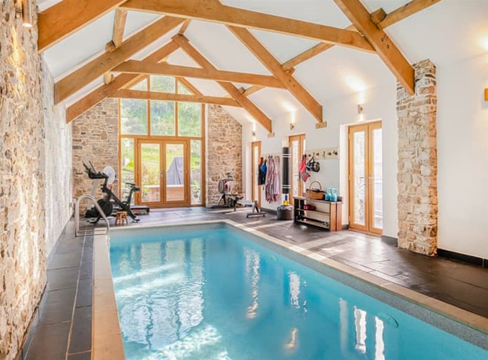 Swimming pool at Y-Beudy Bach in Llandeilo, Dyfed