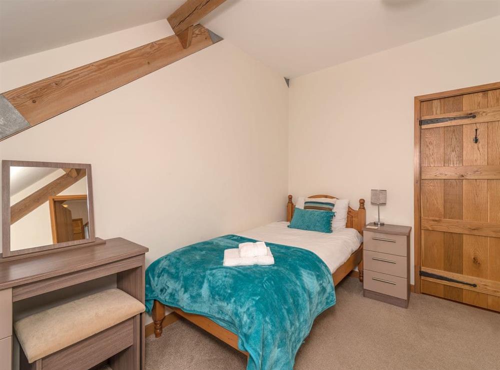 Twin bedroom (photo 2) at Y Beudy in Pwllglas, near Ruthin, Denbighshire