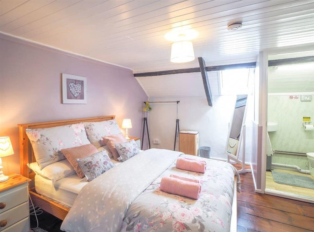 Double bedroom (photo 3) at Y Bwthyn in Talgarreg, near New Quay, Cardigan/Ceredigion, Dyfed