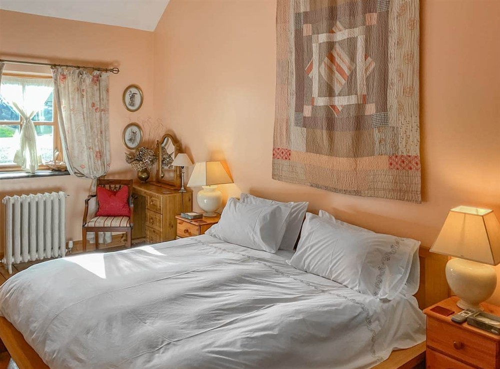 Double bedroom at Y Cartws in Llanybydder, Dyfed