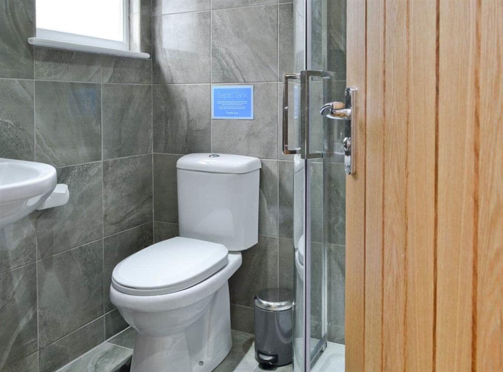 Shower room at Y Gorlan in Y Gorlan, Gwynedd