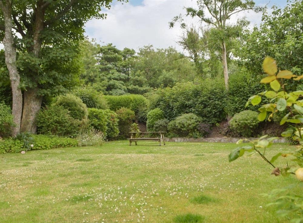Garden at Y Gwesty Bach Cottages- Y Gwesty Bach in Castle Morris, Dyfed