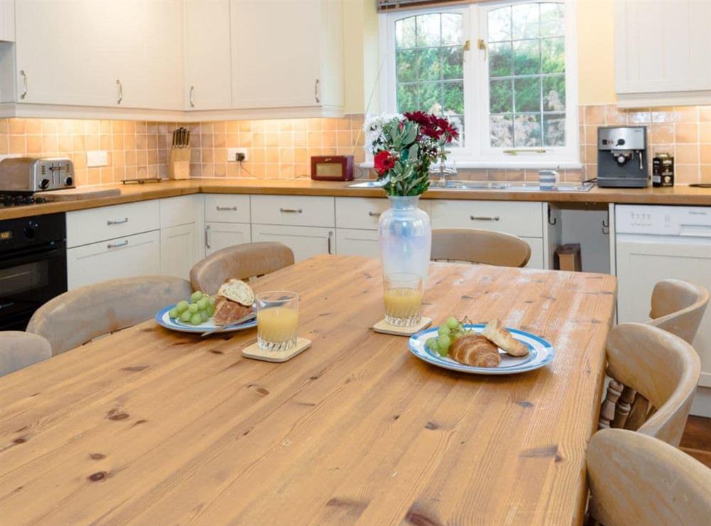 Charming kitchen/ dining room at Yaffle Cottage in Graffham, near Petworth, West Sussex
