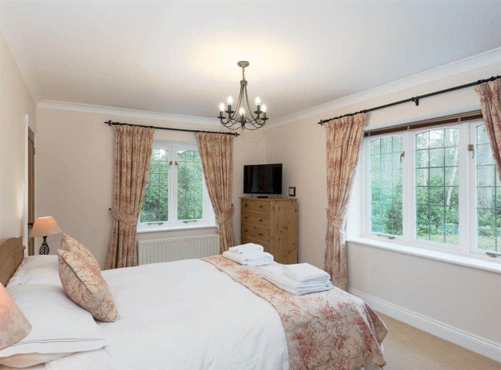 Spacious and comfortable double bedroom at Yaffle Cottage in Graffham, near Petworth, West Sussex
