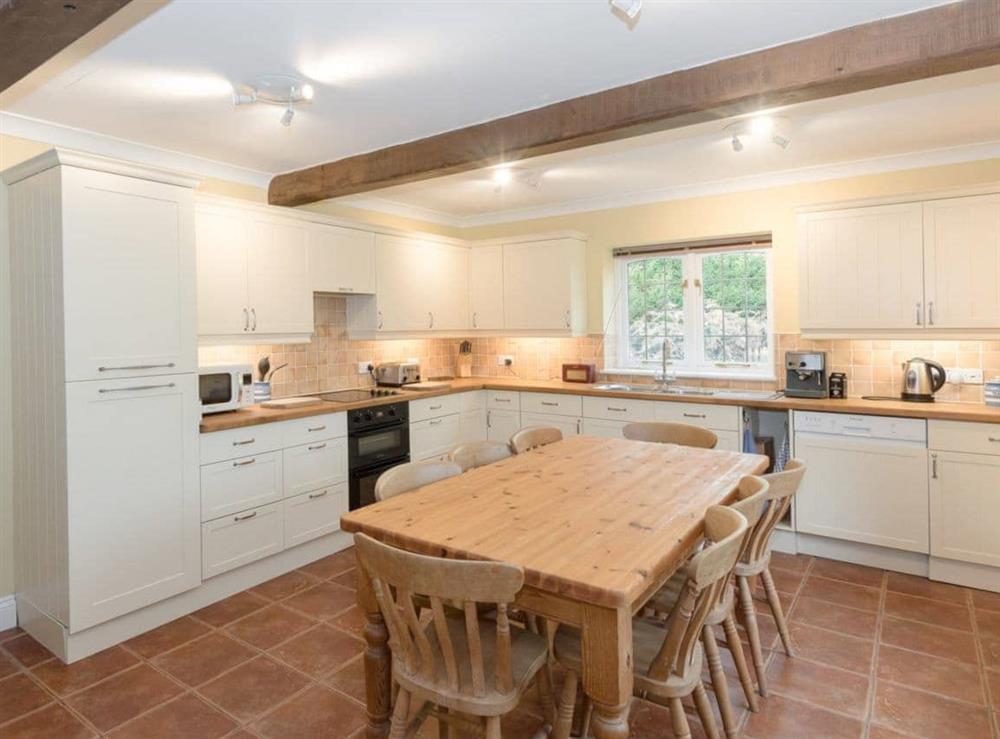 Spacious, well-equipped kitchen/dining room at Yaffle Cottage in Graffham, near Petworth, West Sussex