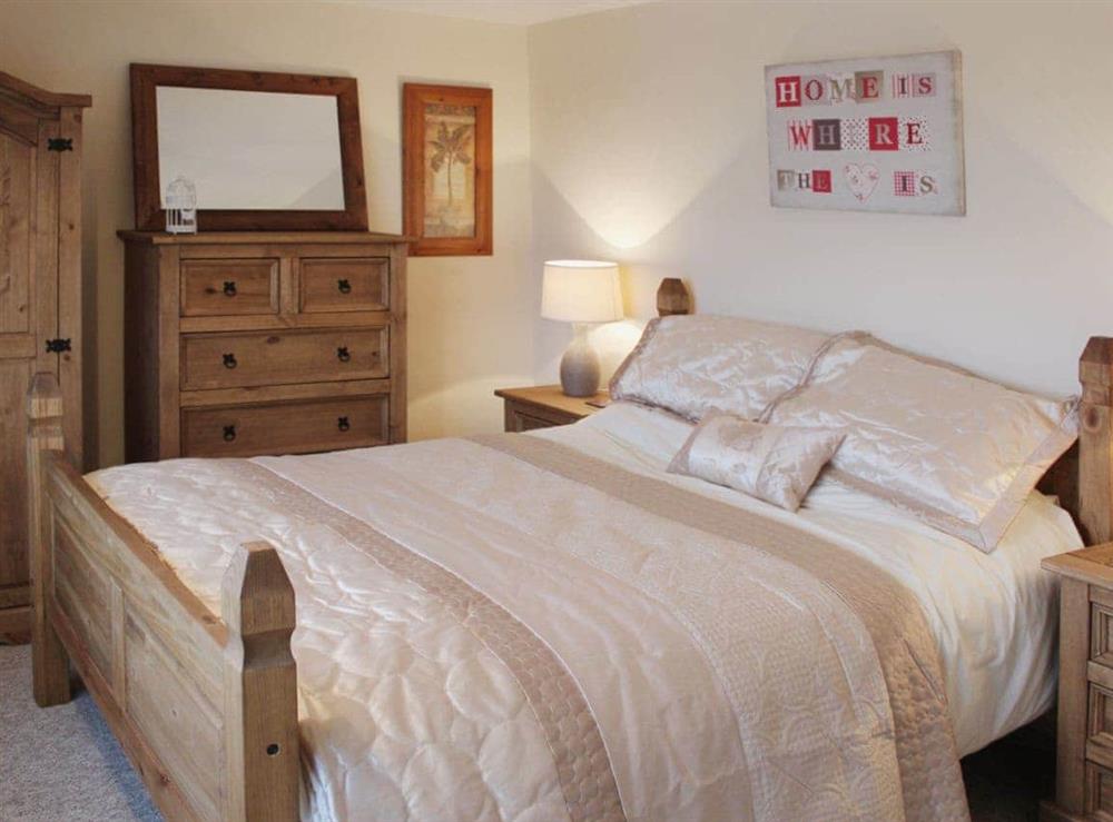 Double bedroom at Yare Cottage in Reedham, Norfolk