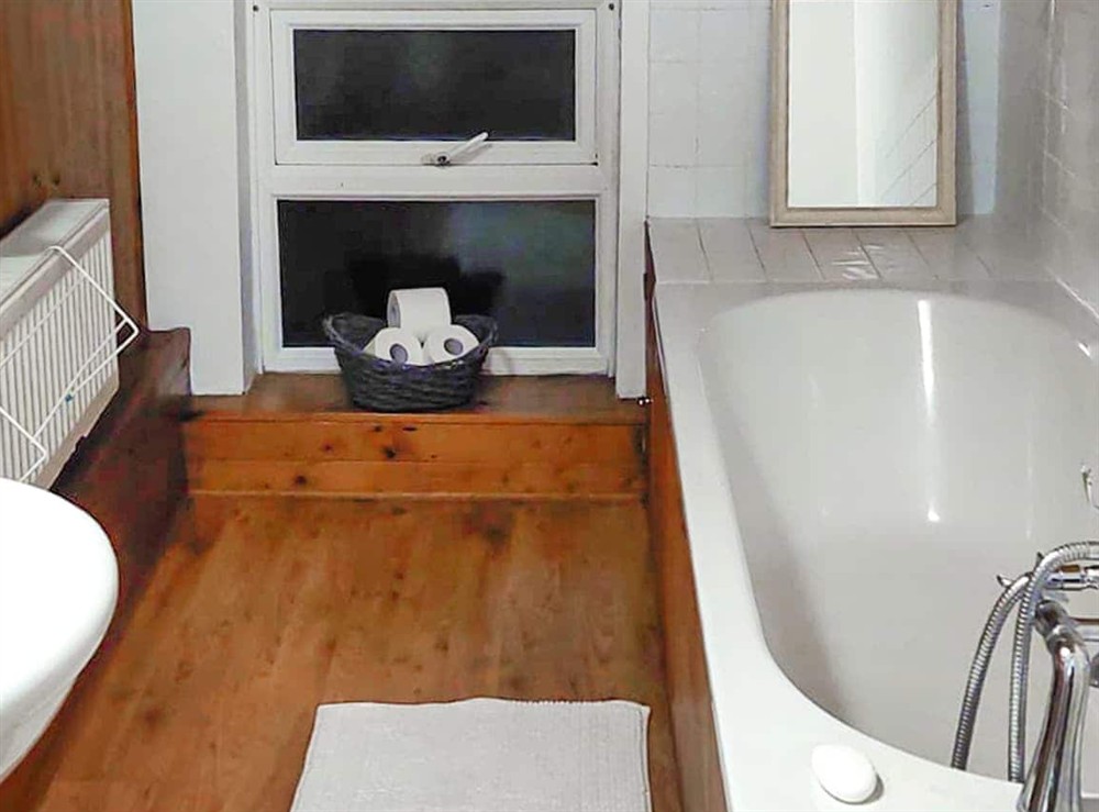 Bathroom at Yasmin Cottage in Maldon, Essex