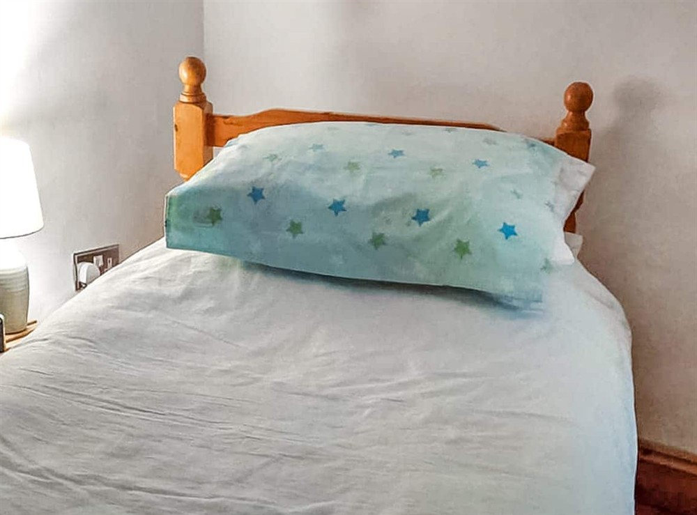 Single bedroom at Yasmin Cottage in Maldon, Essex