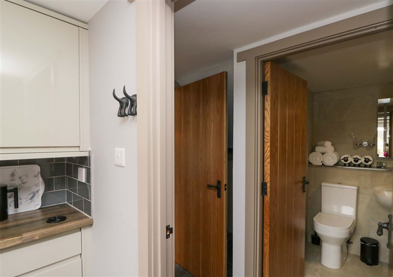 The bathroom at Yeat Stoup Cottage, Little Broughton