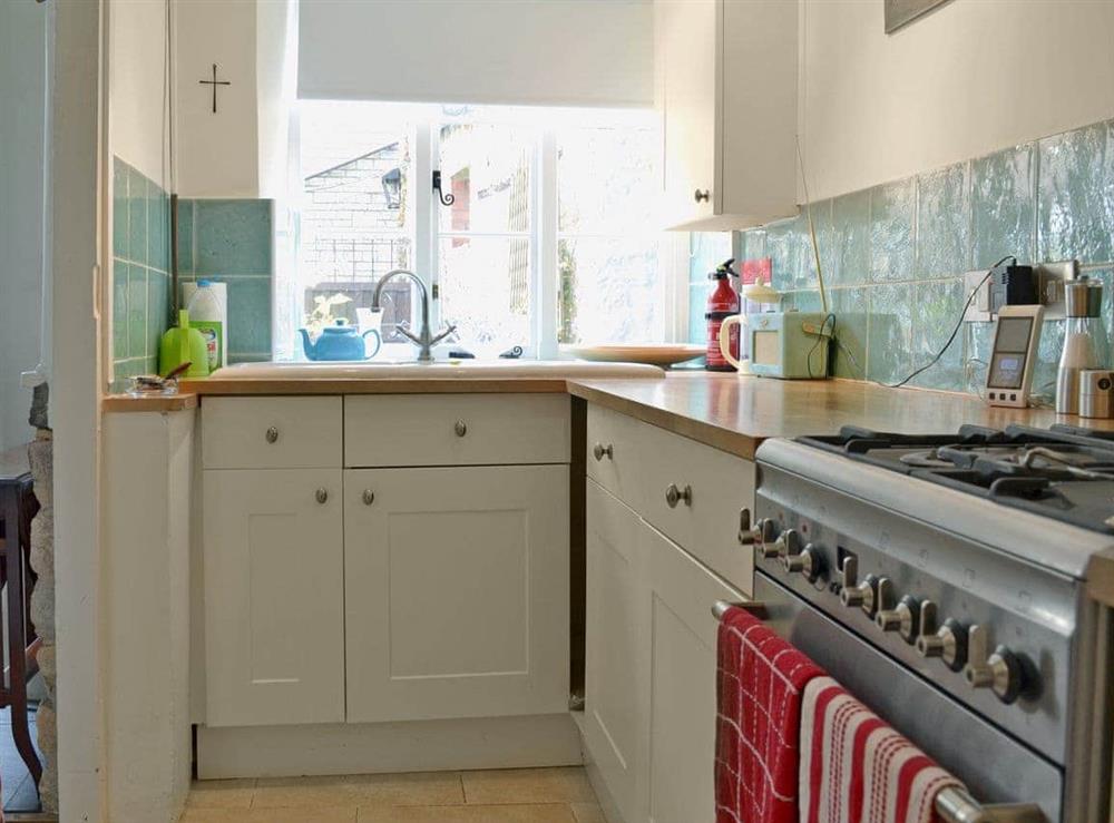 Well equipped kitchen at Yeomans Cottage in Wells, Somerset