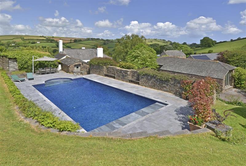 The outdoor pool at Yetson House, Totnes, Devon