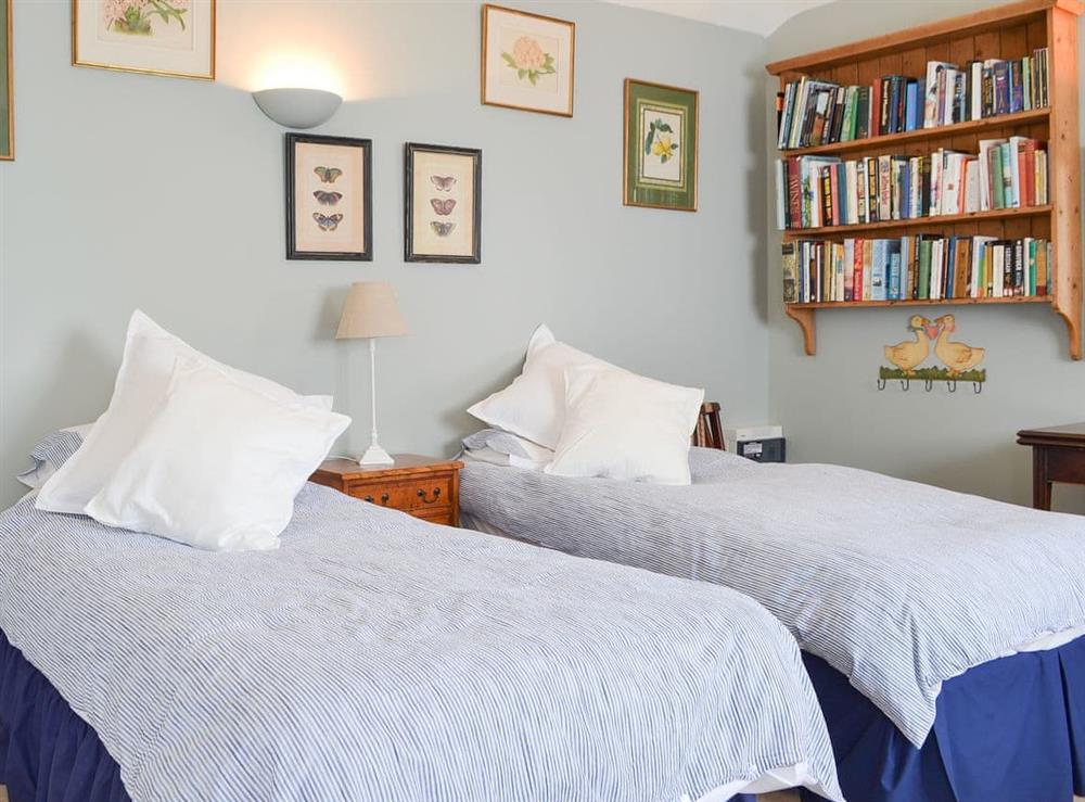 Comfy twin bedroom at Yew Tree Cottage in Cheriton, near Alresford, Hampshire