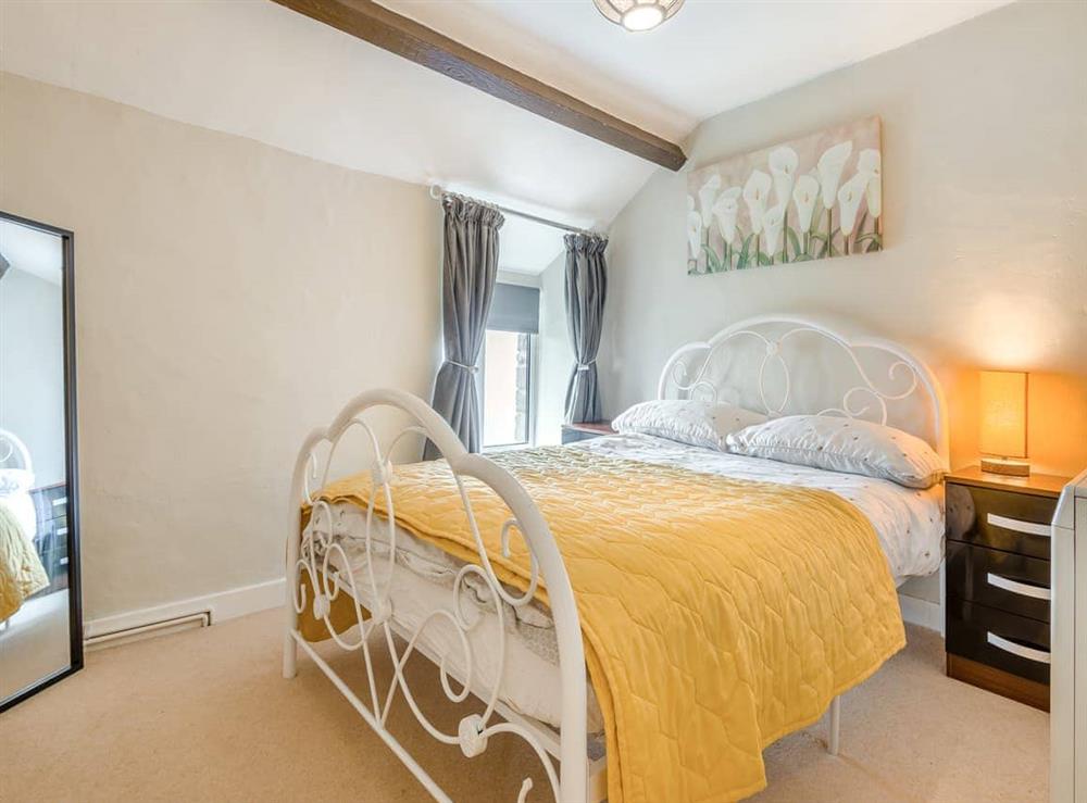 Double bedroom at Yew Tree Cottage in Defynnog, Powys